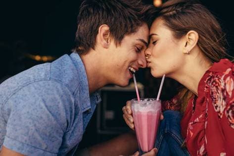 Comment savoir si l'on doit faire l'amour au premier rendez-vous ?
