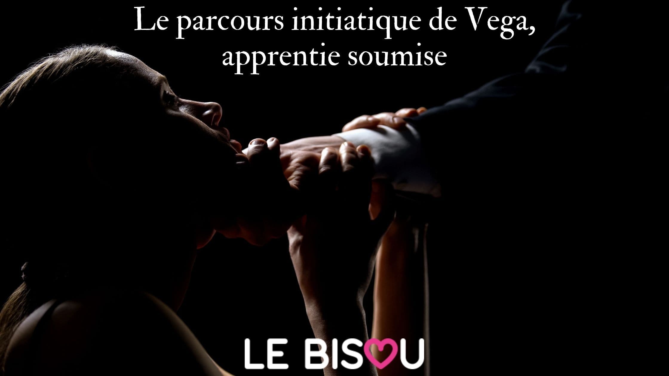 Une femme se laisse aller à la soumission