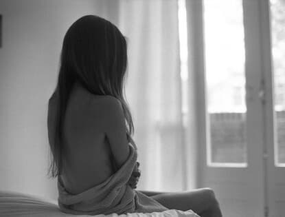 Copine à la fenêtre.jpg